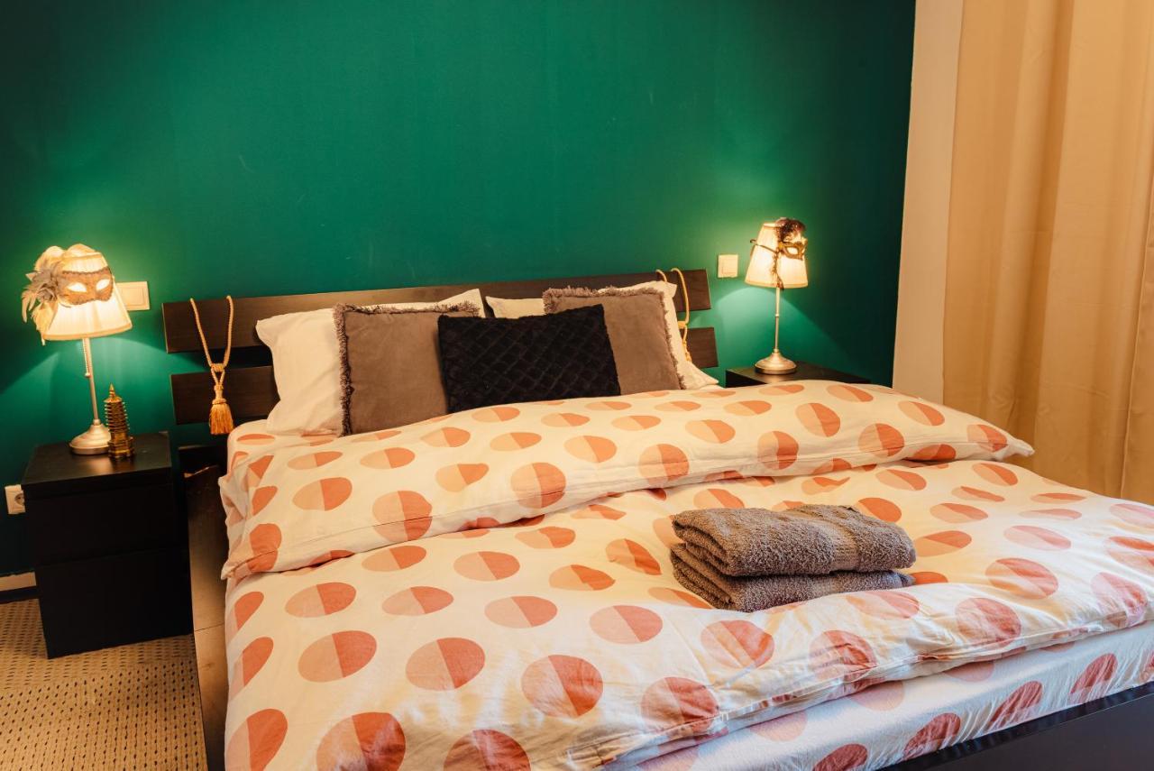 Comfy Apartment With Private Parking And Netflix Букурещ Екстериор снимка