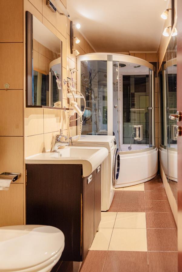 Comfy Apartment With Private Parking And Netflix Букурещ Екстериор снимка